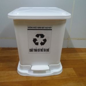 Thùng 5L đạp chân màu trắng - Việt Nhật